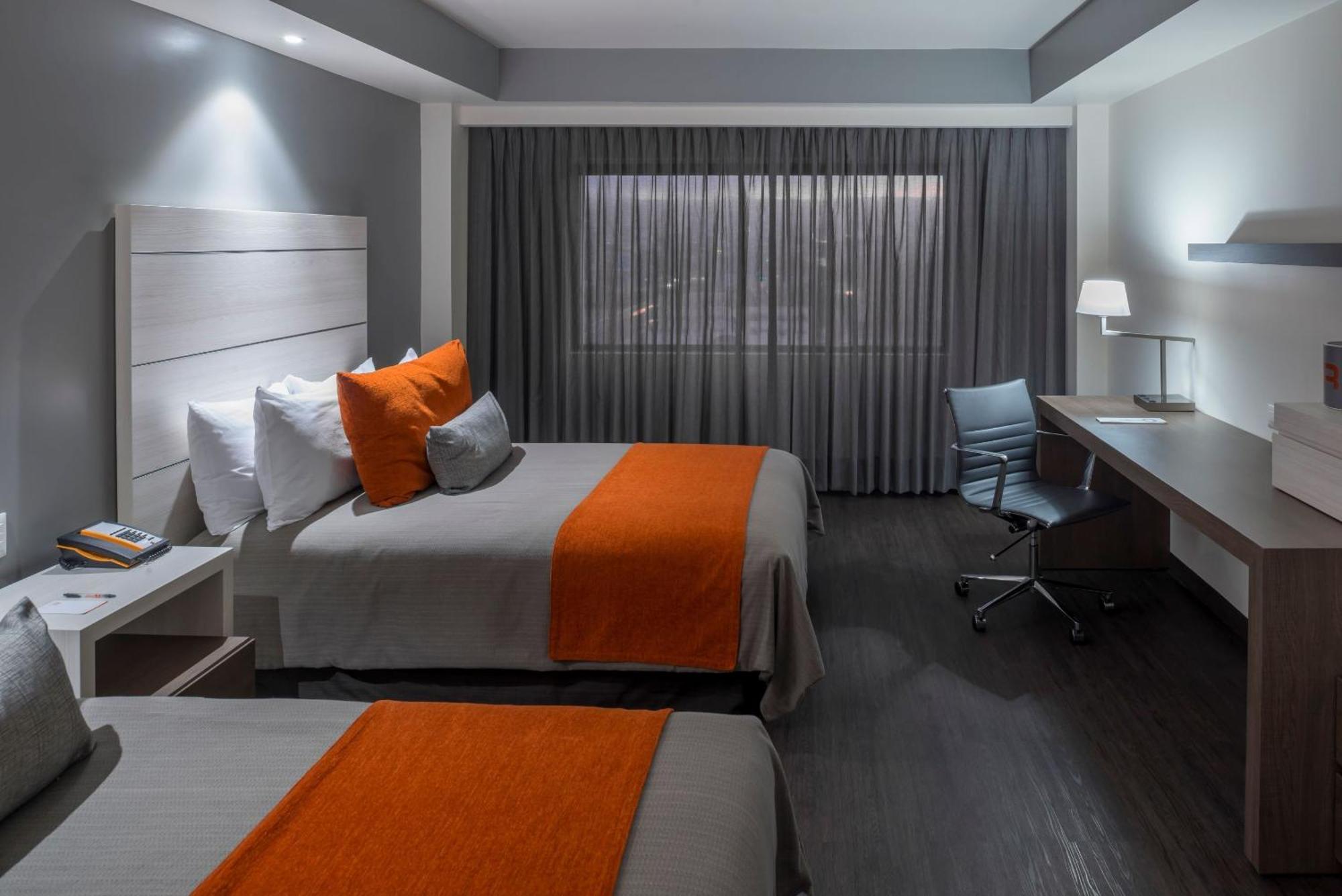 Real Inn Tijuana By Camino Real Hoteles Kültér fotó A room at the hotel