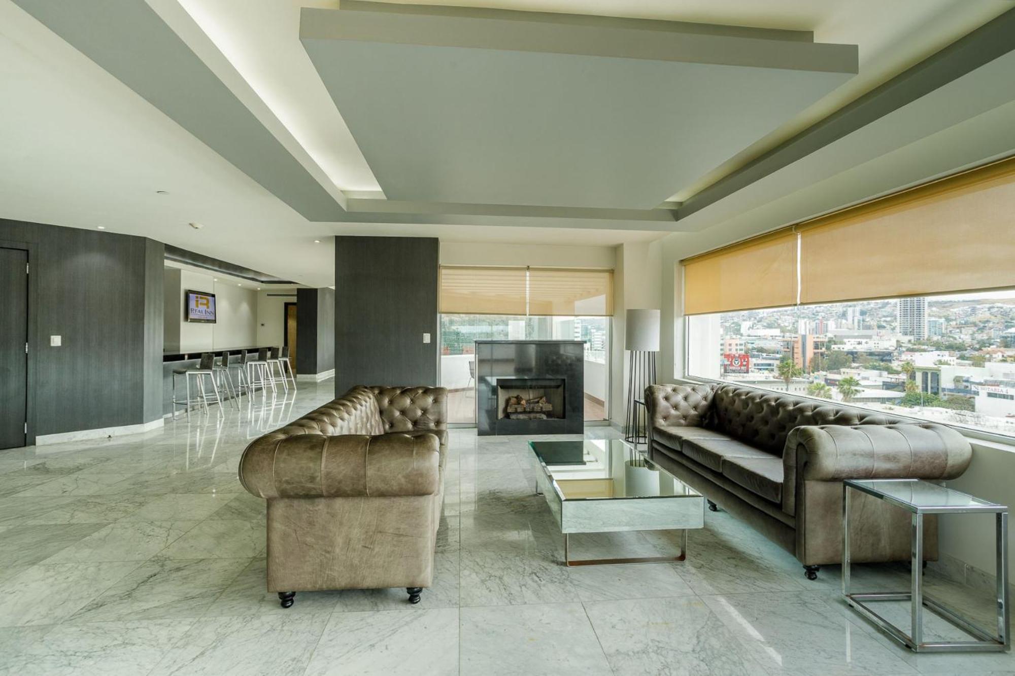 Real Inn Tijuana By Camino Real Hoteles Kültér fotó The interior of the club