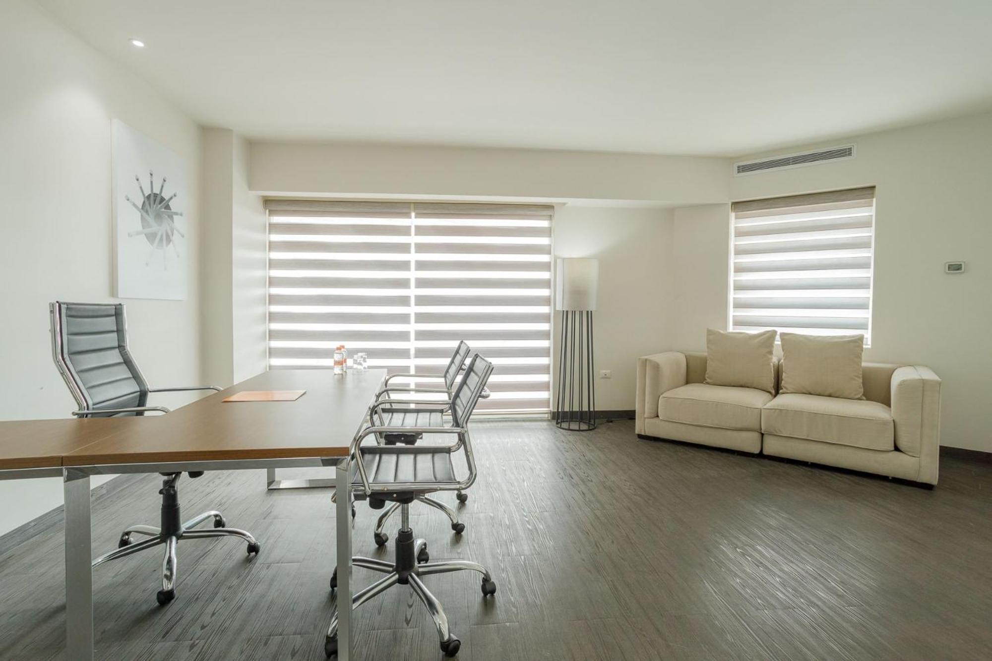 Real Inn Tijuana By Camino Real Hoteles Kültér fotó Zebra roller shades