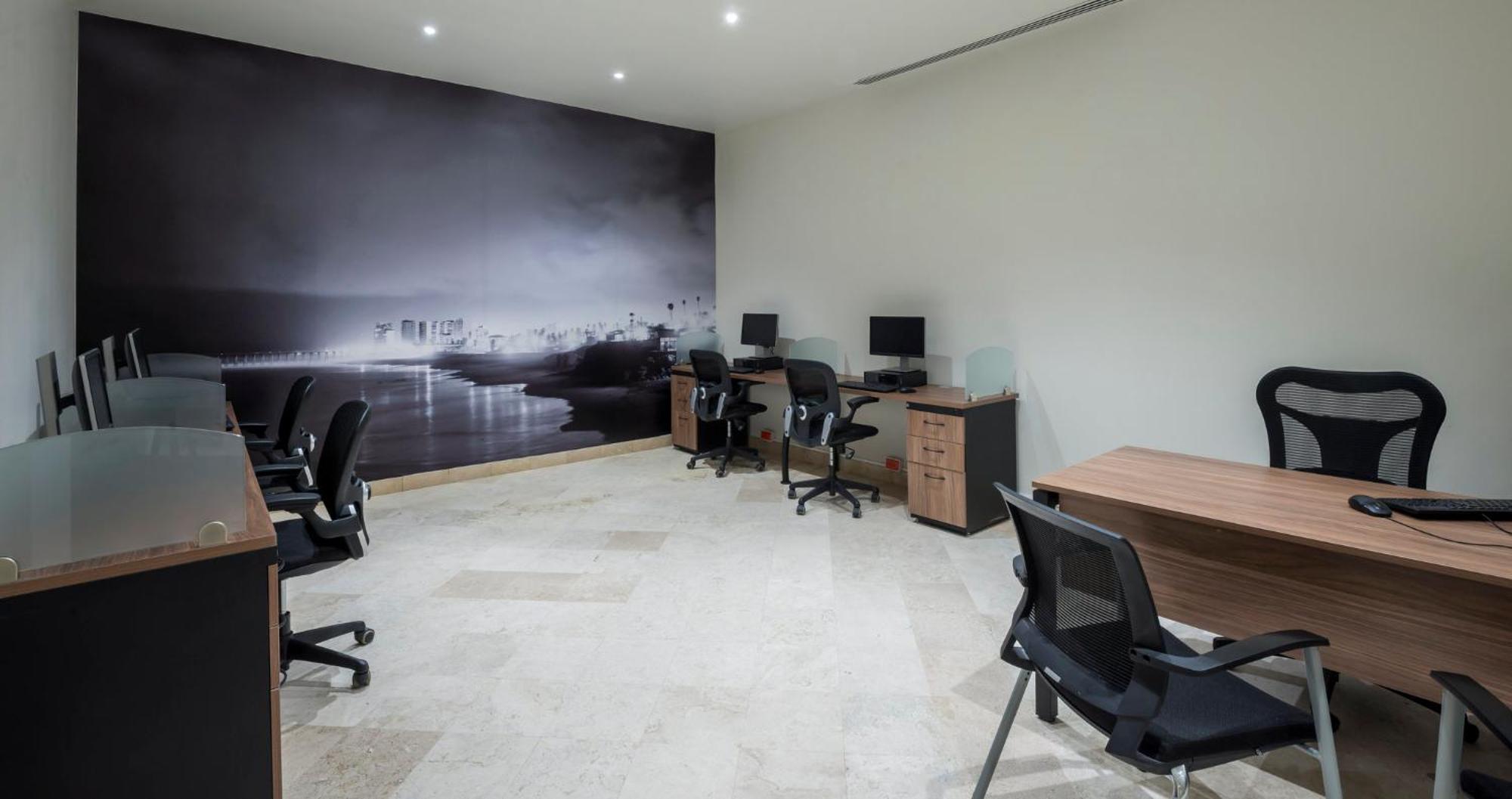 Real Inn Tijuana By Camino Real Hoteles Kültér fotó Business Centre