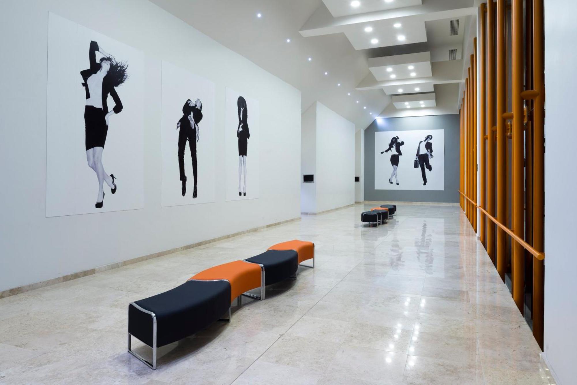 Real Inn Tijuana By Camino Real Hoteles Kültér fotó The interior of the gallery